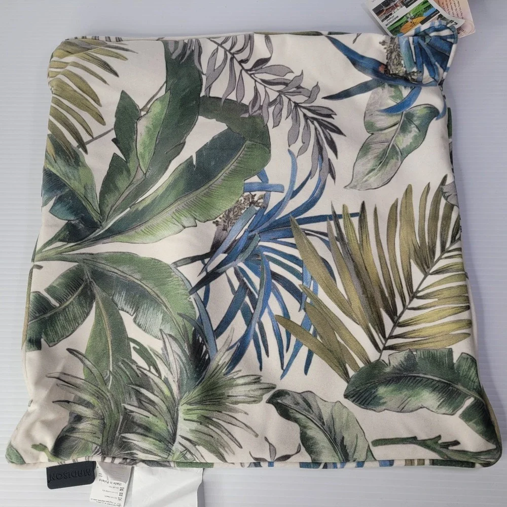 2 Madison Poland Tropical Elements World Traveler Collection Palm Pillows w TAGS